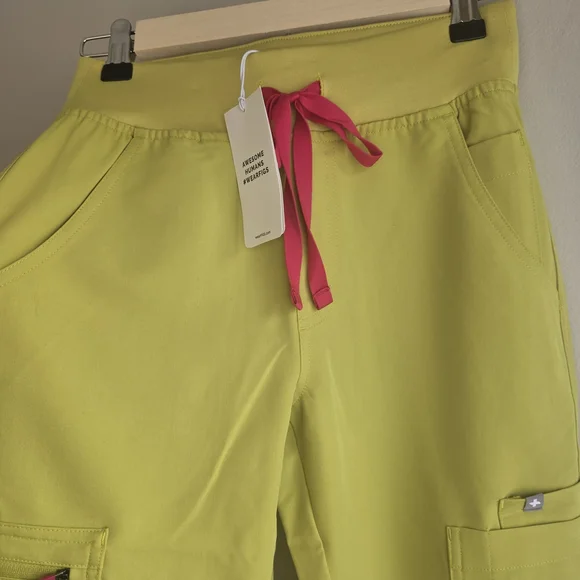 NWT FIGS Moss Green Scrub Set • Catarina Top • Petite High Waisted Yola Pants • - Picture 13 of 16